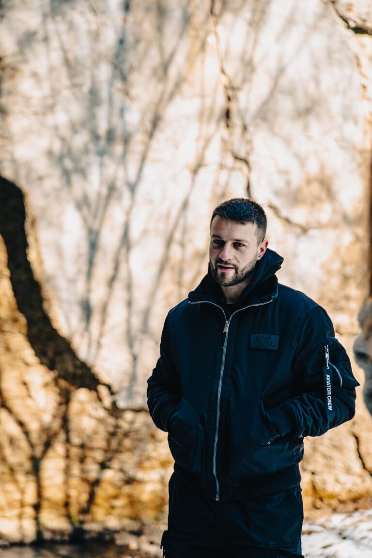 black winter seras paul